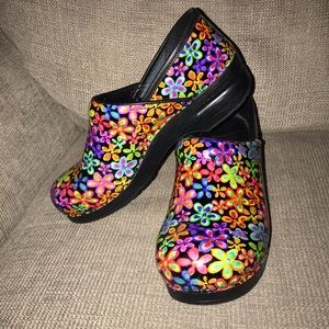 FLOWER POWER WOMENS DANSKOS SZ 41